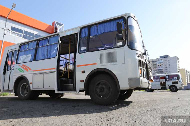 священник Украина Винник высадили автобус русская попса