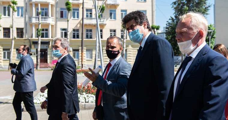 Мэр Екатеринбурга Роман Кравченко лишение премии