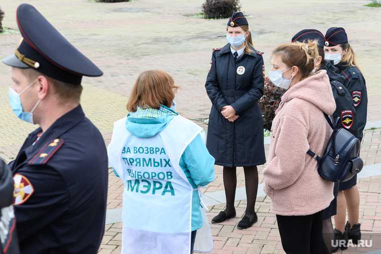 Гражданский сбор на Октябрьской площади. Необр