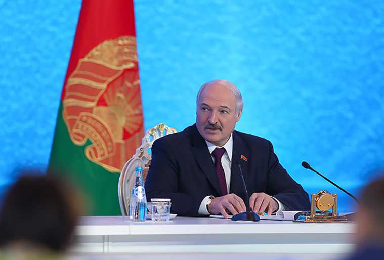 Германия официально признала Лукашенко незаконным президентом