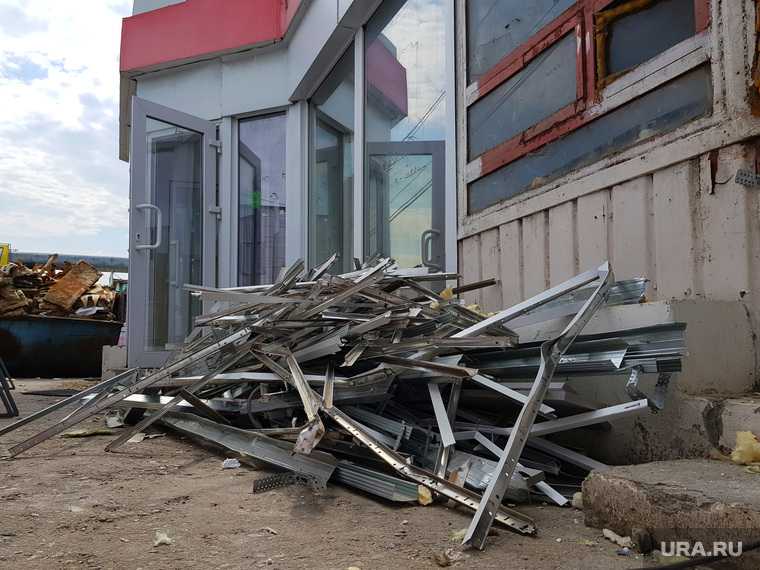 Демонтаж торговых павильонов на территории Некрасовского рынка. Курган 