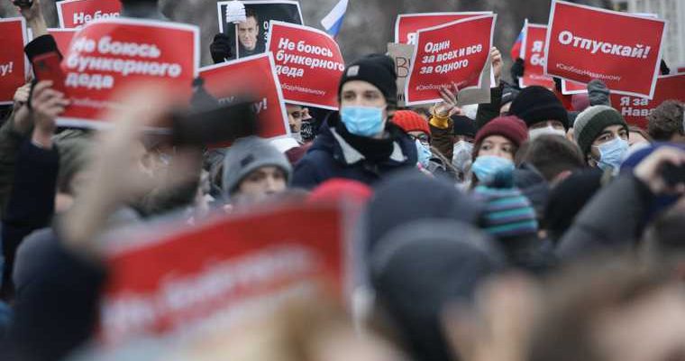 Путин впервые прокомментировал митинги по всей россии