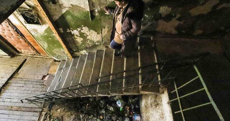 Жителей аварийной новостройки в Новом Уренгое переселили в такой же дом — подрядчики мэрии Губкинского сорвали сроки строительства — мошенники придумали новую схему обмана — важный зимник снова закрыт. Все самые интересные и важные новости ЯНАО к утру 19 февраля — в обзоре URA.RU: