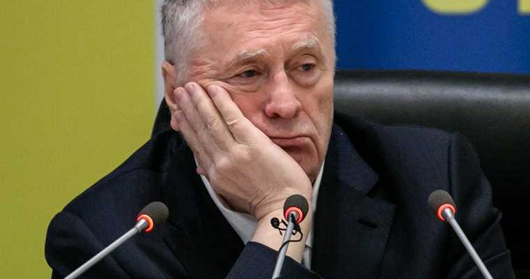 Жириновский за что явлинский выгнал навального из яблока