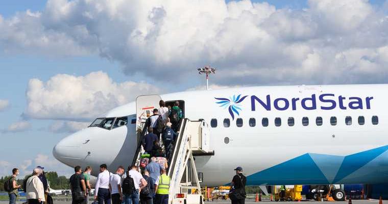 новости хмао пьяный житель москвы сорвал рейс не полетел домой напился перед вылетом ругался матом матерился на весь салон задержан полицией