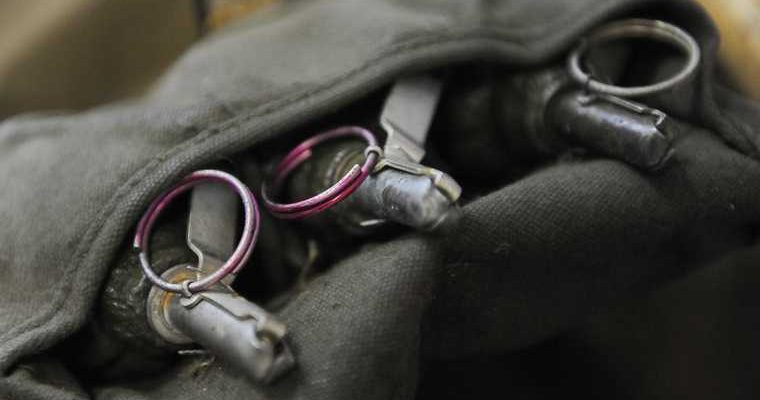 участковый пункт полиции Екатеринбург подбросили гранаты снаряд гранатомета патроны фото