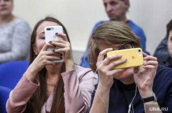 мужчина прошелся голышом по улице