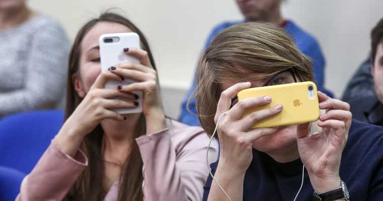 мужчина прошелся голышом по улице